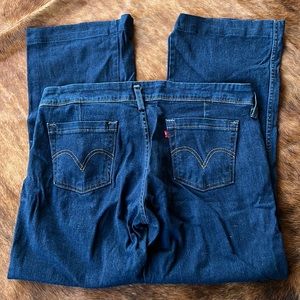 Levi’s 545 Jeans. 16 Medium